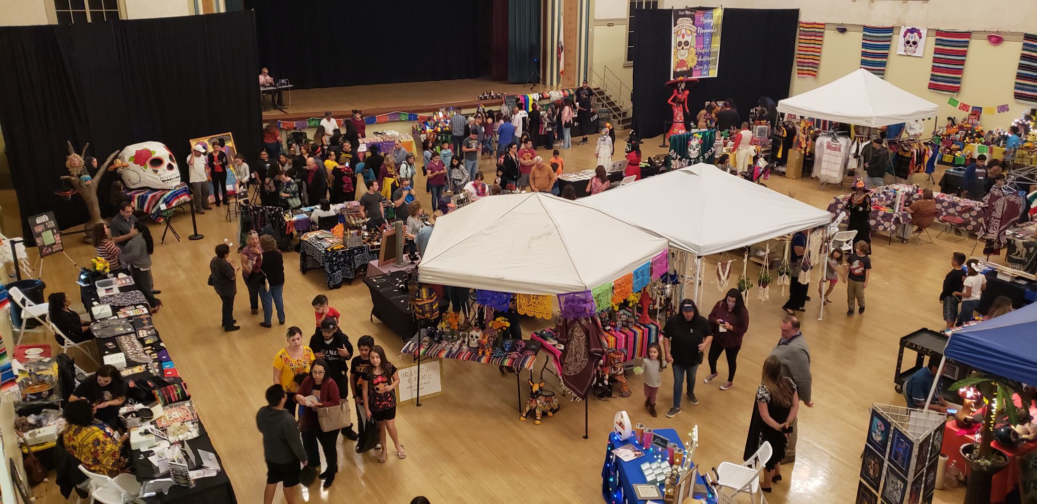 Dia de los muertos crowd.jpg